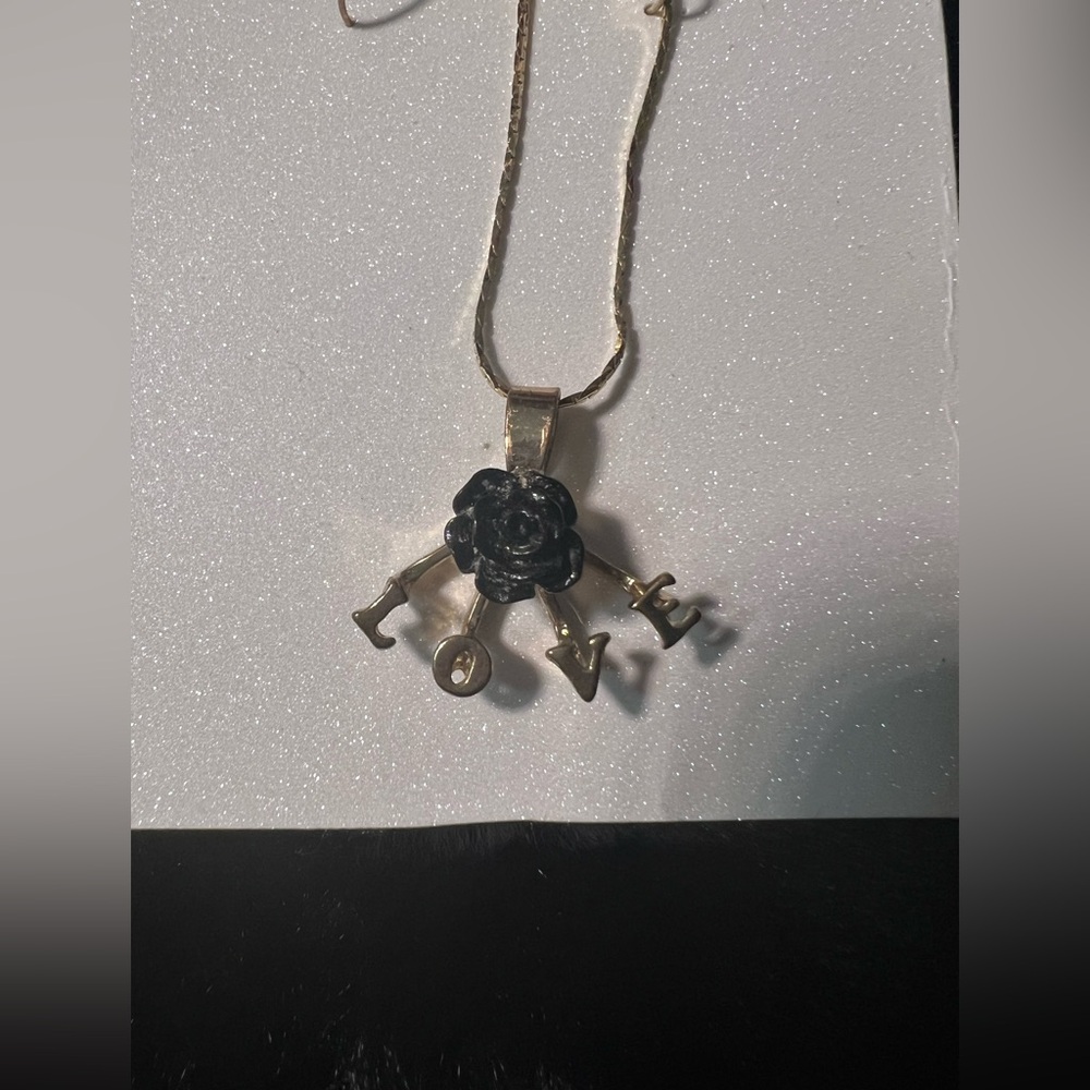 Elegant Black Rose Pendant Necklace